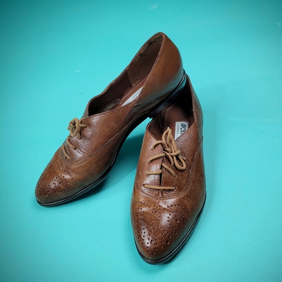 Vintage brogues brown shoes